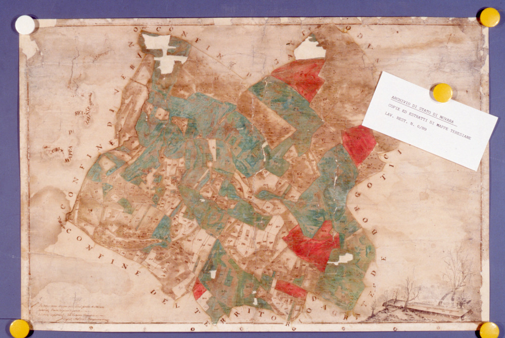 06-13/1989 - Mappa catastale. Novara, Archivio di Stato - Dopo il restauro
dia_01659
Keywords: AS Novara,Rest.06/1989,Rest.06-13/1989,Rest.20-03-13/1988,Rest.20/1988