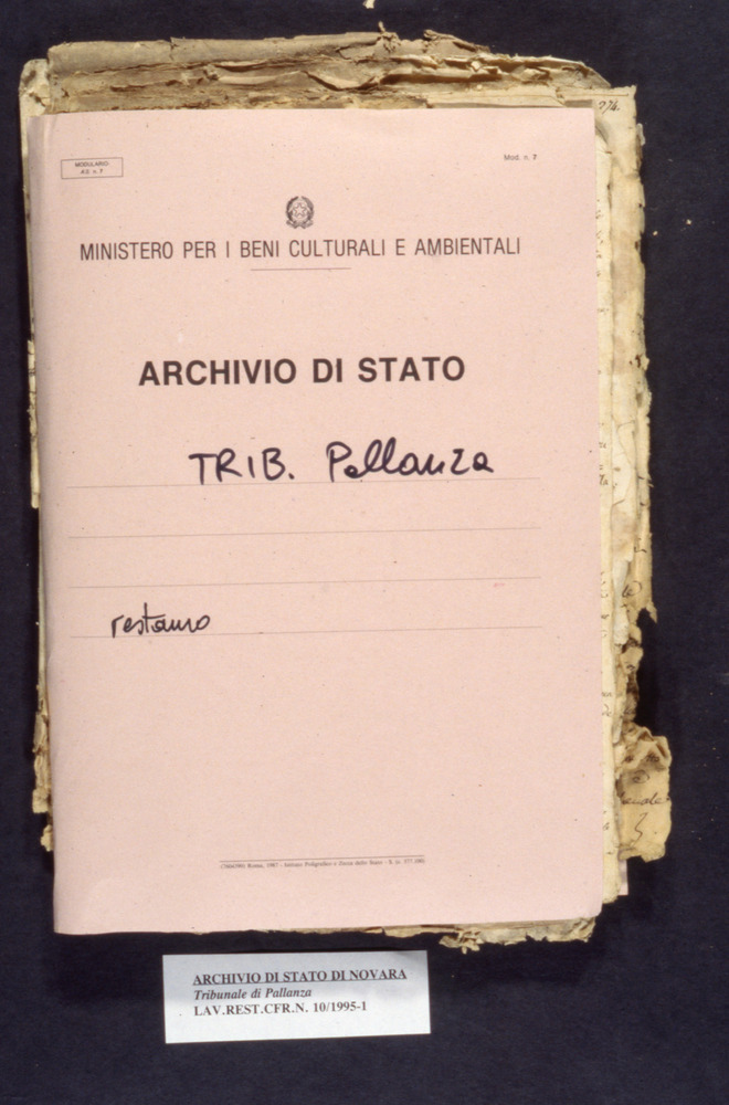 10-01/1995 - Documenti. Verbania, Archivio di Stato - Prima del restauro
dia_04767
Keywords: AS Verbania,Rest.10/1995,Rest.10-01/1995