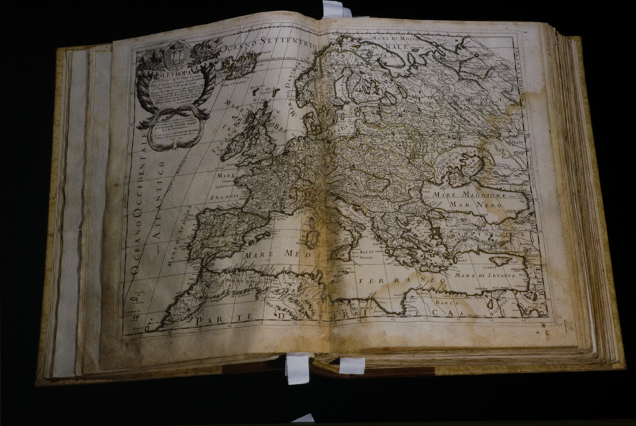 Atlante con tavole geografiche [edizione del 17.-18. sec.]. Chiusi, Museo Archeologico Nazionale
icpal_19818
Keywords: 1425/1993, Chiusi M Archeologico Naz. Atlante geografico [ed. 17.-18. sec.], Chiusi M Archeologico Naz.