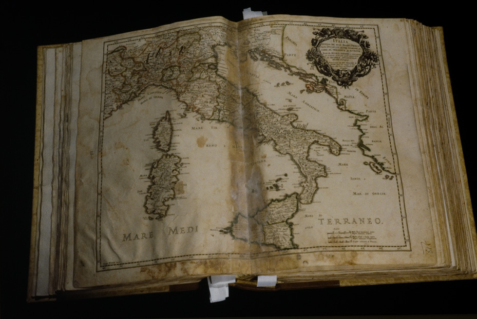 Atlante con tavole geografiche [edizione del 17.-18. sec.]. Chiusi, Museo Archeologico Nazionale
icpal_19824
Keywords: 1425/1993, Chiusi M Archeologico Naz. Atlante geografico [ed. 17.-18. sec.], Chiusi M Archeologico Naz.
