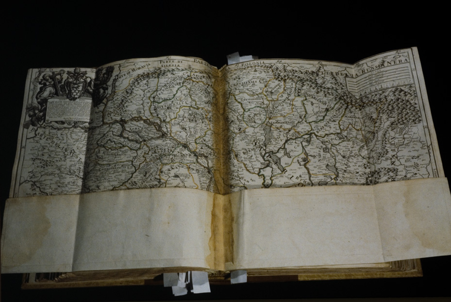 Atlante con tavole geografiche [edizione del 17.-18. sec.]. Chiusi, Museo Archeologico Nazionale
icpal_19836
Keywords: 1425/1993, Chiusi M Archeologico Naz. Atlante geografico [ed. 17.-18. sec.], Chiusi M Archeologico Naz.