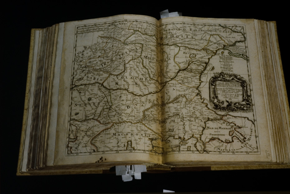 Atlante con tavole geografiche [edizione del 17.-18. sec.]. Chiusi, Museo Archeologico Nazionale
icpal_19837
Keywords: 1425/1993, Chiusi M Archeologico Naz. Atlante geografico [ed. 17.-18. sec.], Chiusi M Archeologico Naz.