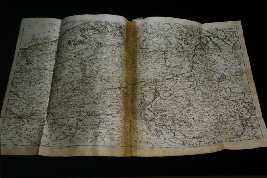 Atlante con tavole geografiche [edizione del 17.-18. sec.]. Chiusi, Museo Archeologico Nazionale
icpal_19838
Keywords: 1425/1993, Chiusi M Archeologico Naz. Atlante geografico [ed. 17.-18. sec.], Chiusi M Archeologico Naz.