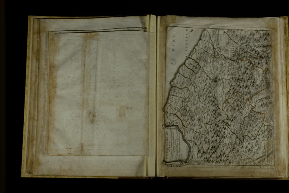 Atlante con tavole geografiche [edizione del 17.-18. sec.]. Chiusi, Museo Archeologico Nazionale
icpal_21403
Keywords: 1425/1993, Chiusi M Archeologico Naz. Atlante geografico [ed. 17.-18. sec.], Chiusi M Archeologico Naz.