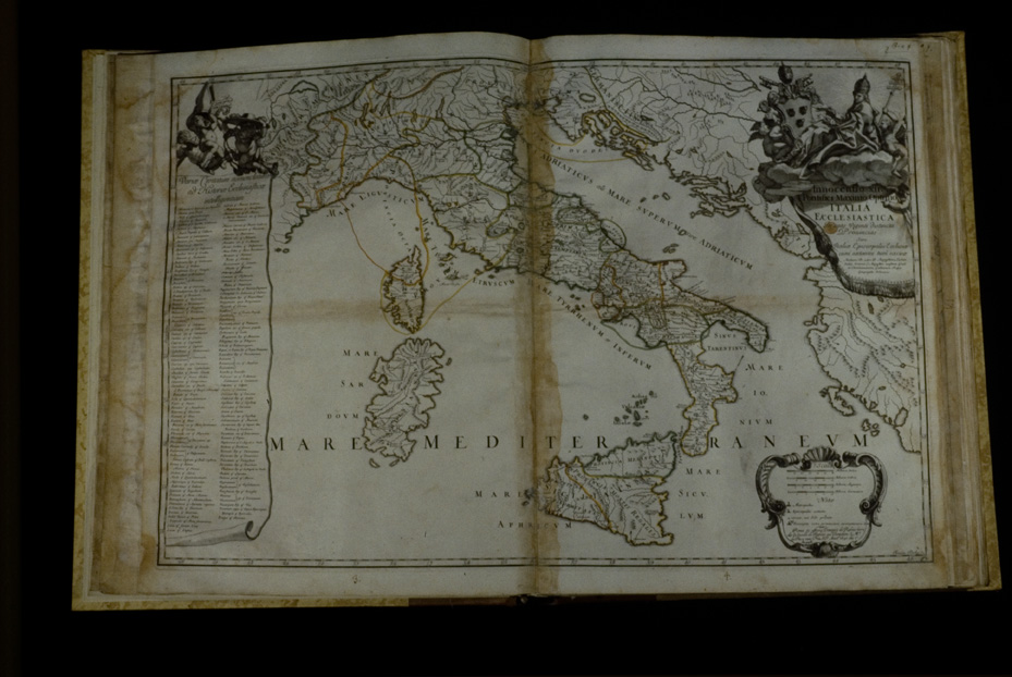 Atlante con tavole geografiche [edizione del 17.-18. sec.]. Chiusi, Museo Archeologico Nazionale
icpal_21407
Keywords: 1425/1993, Chiusi M Archeologico Naz. Atlante geografico [ed. 17.-18. sec.], Chiusi M Archeologico Naz.