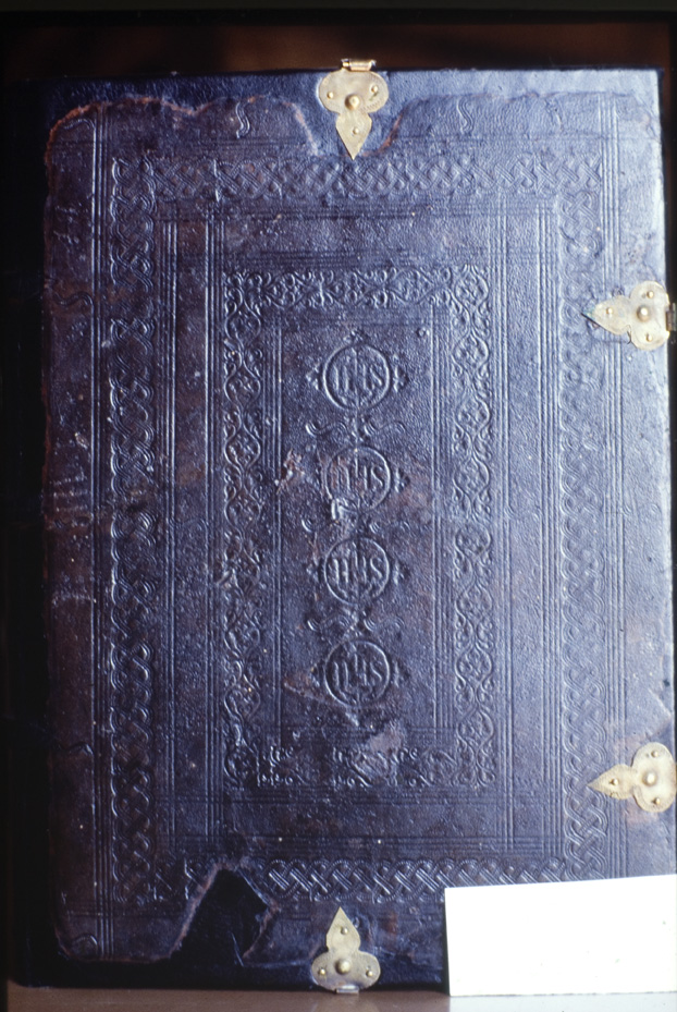 Legatura con coperta in cuoio impressa a secco. Cassino, Biblioteca Statale del Monumento Nazionale di Montecassino
icpal_00236
Keywords: Montecassino Abbazia Legature con coperte impresse a secco, Montecassino Abbazia