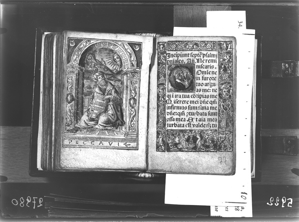 Modena, Biblioteca Estense Universitaria, A.H.G.21 - IGI 4828
doc_05922
Keywords: Estense A.H.G.21, IGI 4828, Incunaboli, Estense