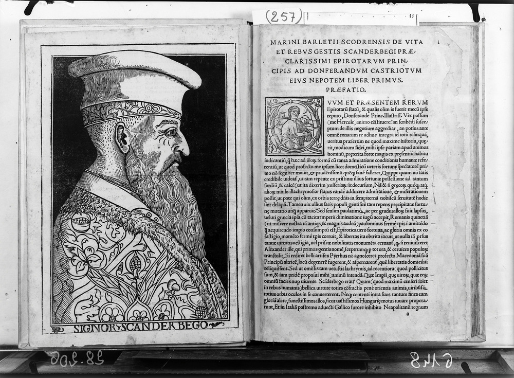 Roma, Biblioteca Nazionale Centrale, 69. 8.D.24
doc_06148
Keywords: BNCR 69. 8.D.24, Ritratti, BNCR