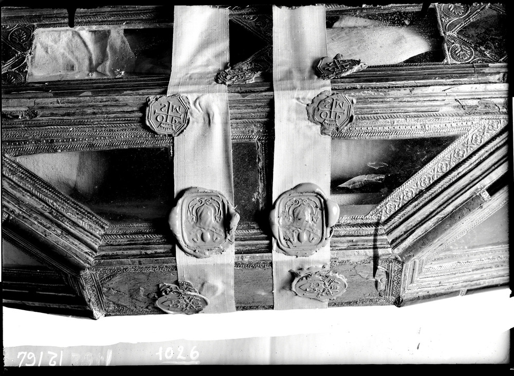 Sigilli del Reliquiario del Miracolo di Bolsena. Orvieto, Museo dell'Opera del Duomo
doc_01026
Keywords: Reliquiario Miracolo di Bolsena, Arredi sacri, MODO