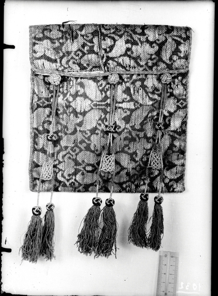 Borsa in broccato. Orvieto, Museo dell'Opera del Duomo
doc_01032a
Keywords: MODO Arredi sacri, MODO