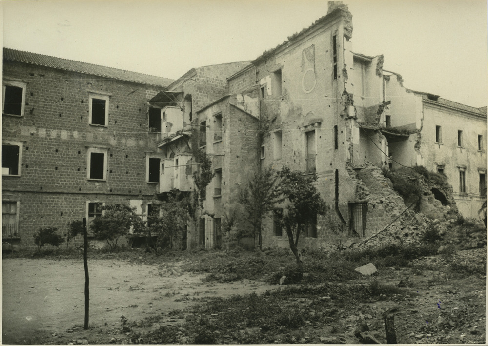 Capua, Biblioteca Storica diocesana. Periodo bellico
pos_15899
Keywords: Campania,Guerra