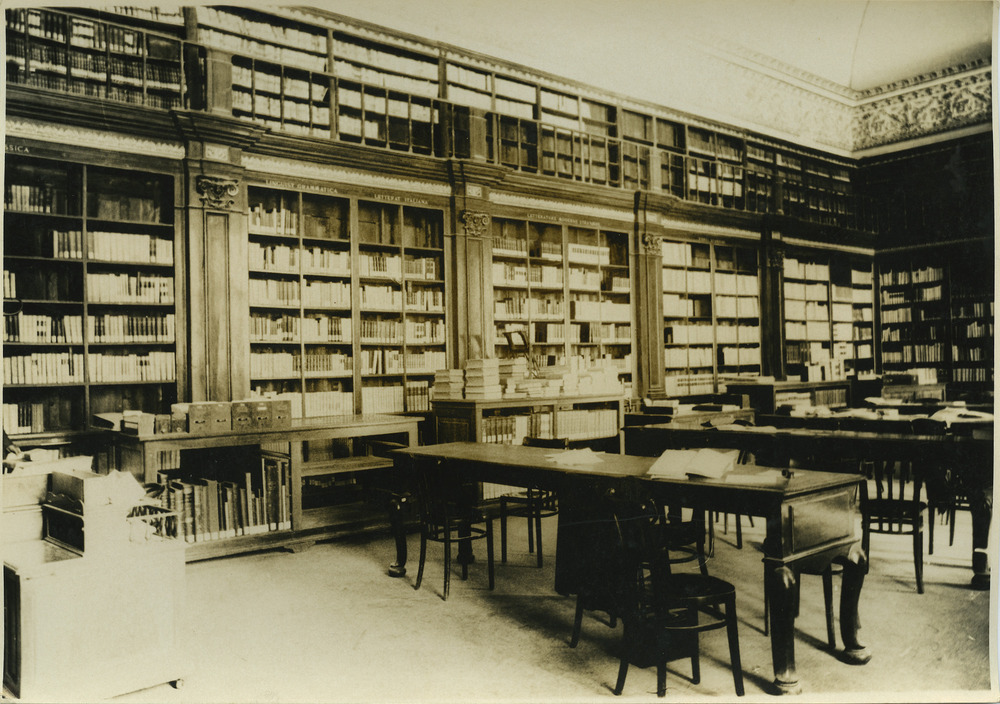 Napoli, Biblioteca nazionale Vittorio Emanuele III. Periodo bellico
pos_16196
Keywords: Campania,Guerra