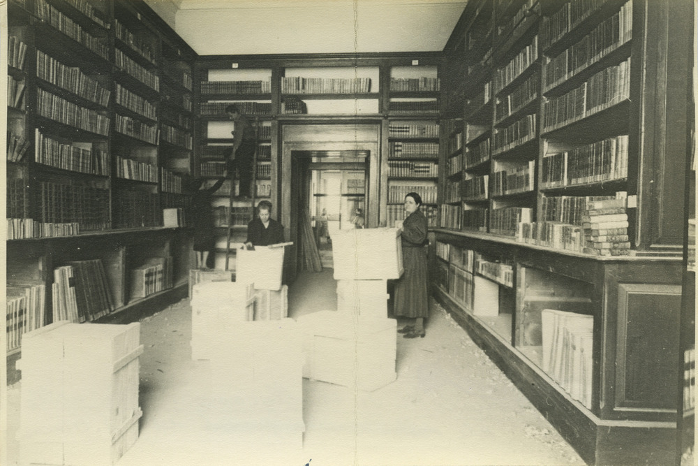 Napoli, Biblioteca nazionale Vittorio Emanuele III. Periodo bellico
pos_16203
Keywords: Campania,Guerra