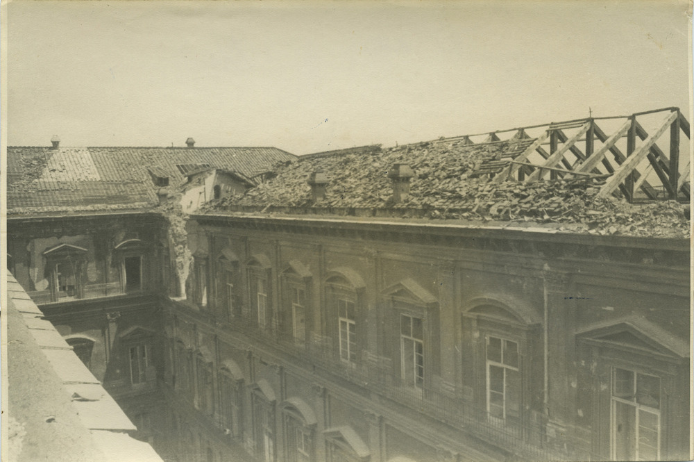 Napoli, Biblioteca nazionale Vittorio Emanuele III. Periodo bellico
pos_16207
Keywords: Campania,Guerra