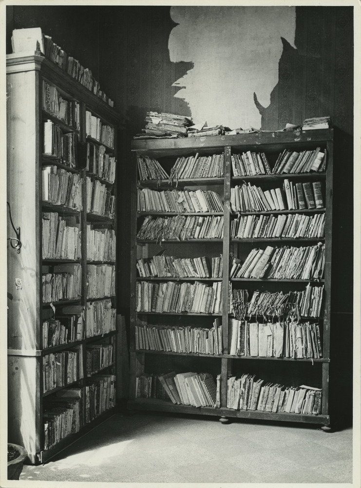 Bologna, Biblioteca comunale dell'Archiginnasio. Periodo bellico
pos_15853
Keywords: Emilia Romagna,Guerra