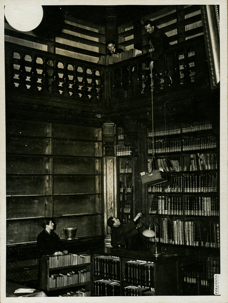 Milano, Biblioteca nazionale Braidense. Periodo bellico
pos_16667
Keywords: Lombardia,Guerra