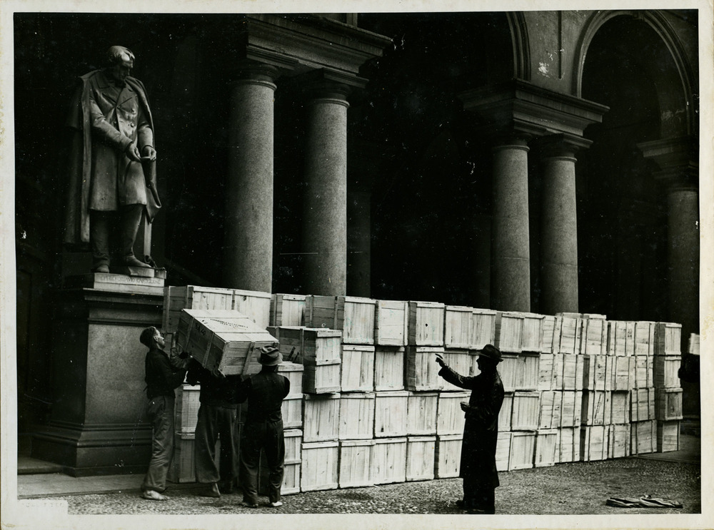 Milano, Biblioteca nazionale Braidense. Periodo bellico
pos_16672
Keywords: Lombardia,Guerra