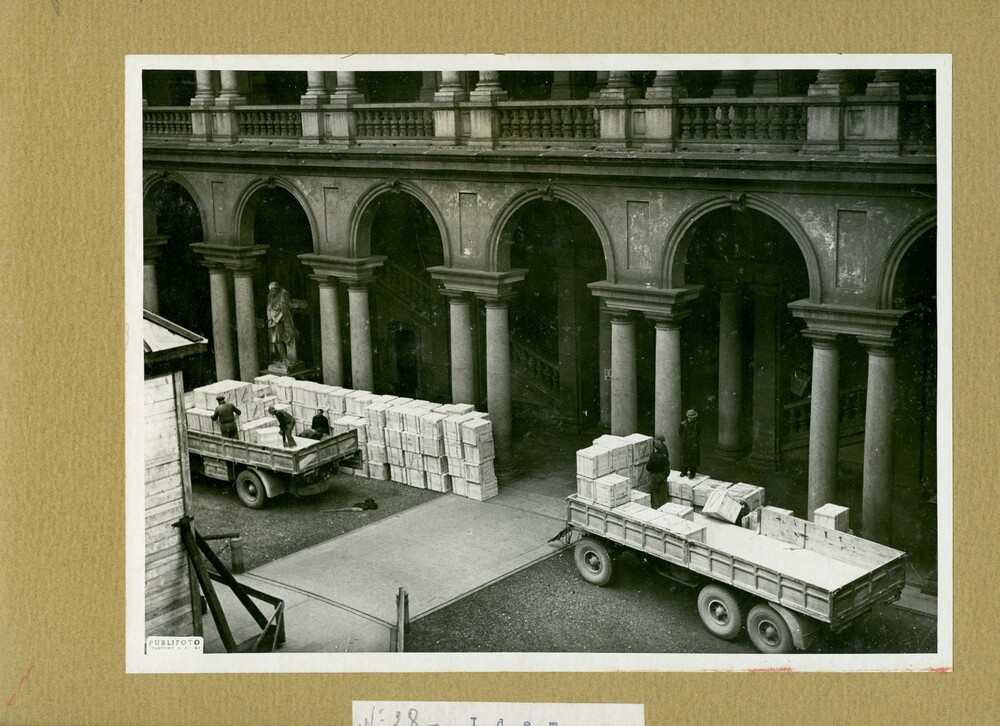 Milano, Biblioteca nazionale Braidense. Periodo bellico
pos_16676
Keywords: Lombardia,Guerra