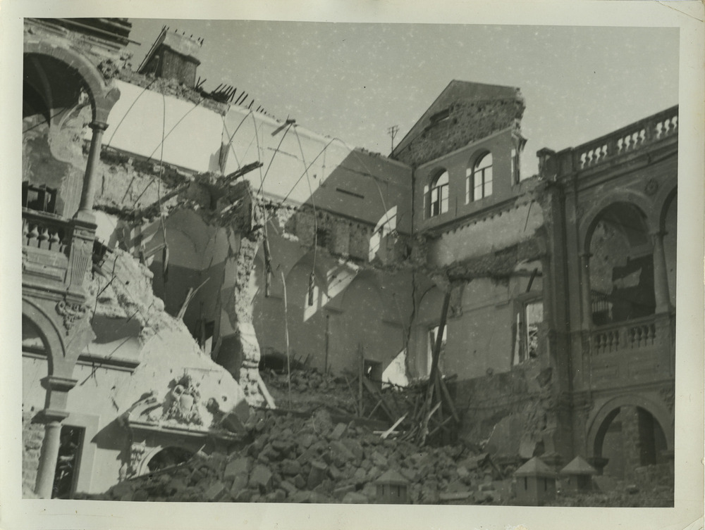 Palermo, Biblioteca centrale della Regione siciliana Alberto Bombace. Periodo bellico
pos_16545
Keywords: Sicilia,Guerra