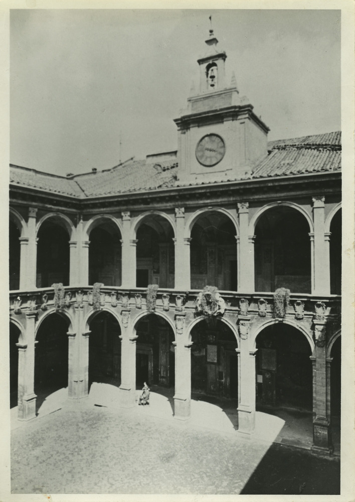 Bologna, Biblioteca comunale dell'Archiginnasio, Esterni
pos_14718
Keywords: Emilia Romagna