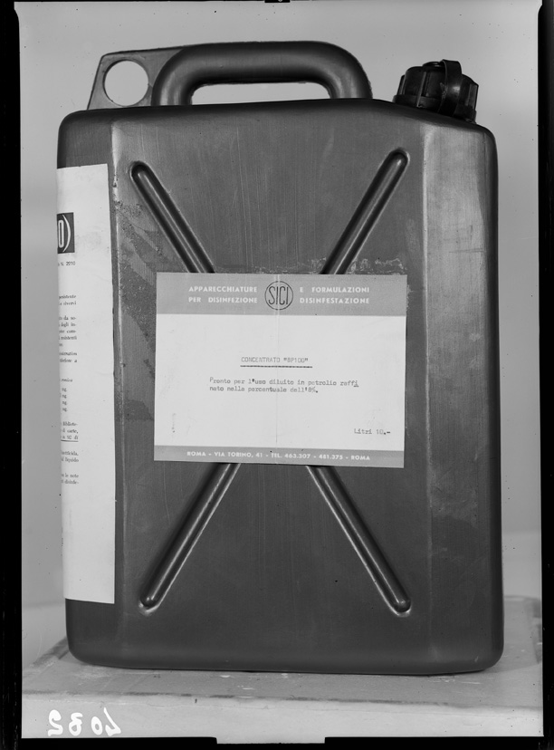 Roma, ICPAL, Laboratorio di chimica. Disinfestante
ist_4032
